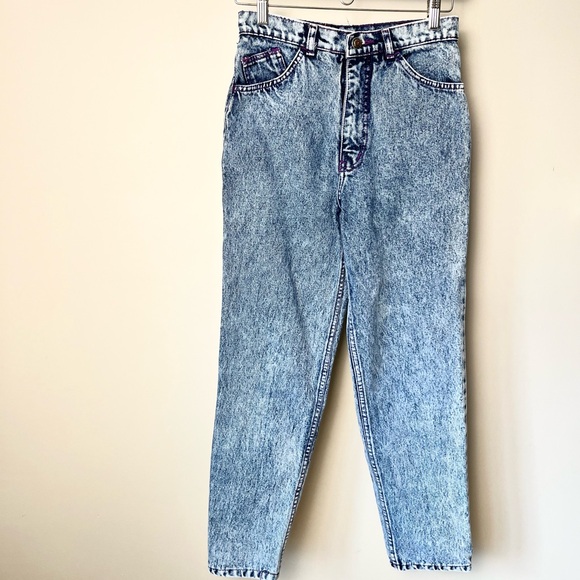 🦄 Vintage Acid Wash Jeans - Picture 2 of 15